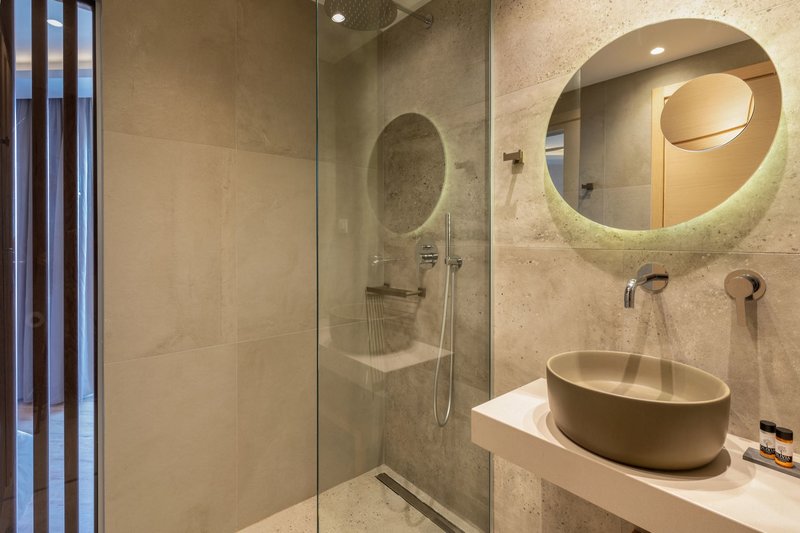 Nefeli 9 - Bathroom Example