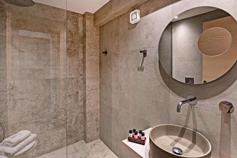 Nefeli 17 - Bathroom Example