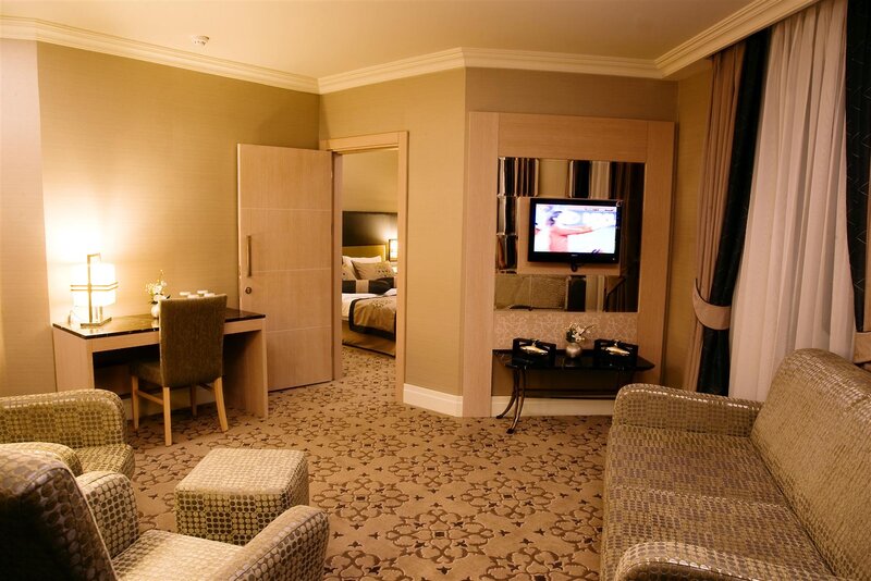 The Darkhill Hotel 10