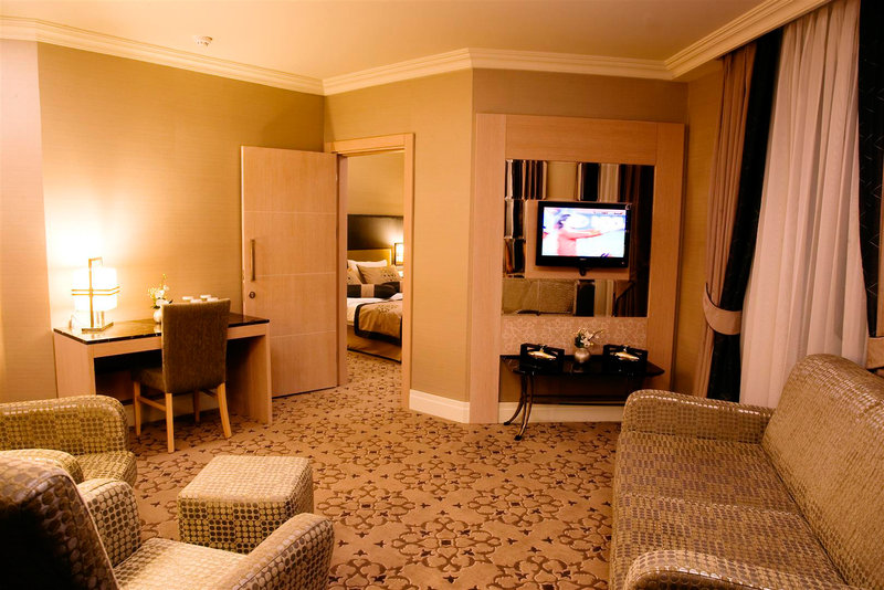 The Darkhill Hotel 6