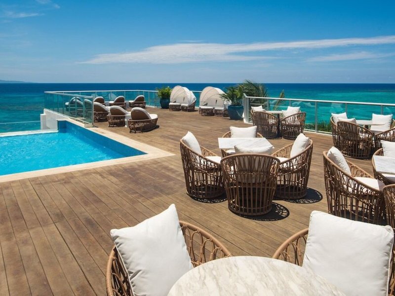 S Hotel Jamaica 4
