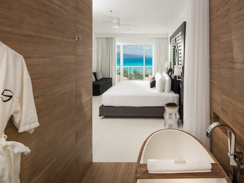 S Hotel Jamaica 27