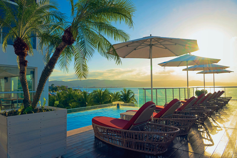 S Hotel Jamaica 16