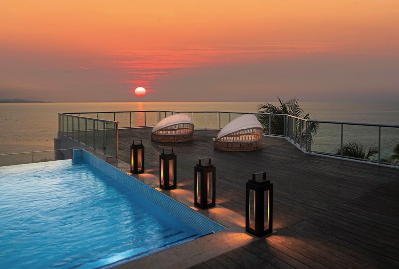 S Hotel Jamaica 17
