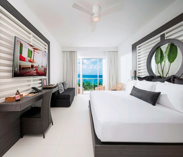 S Hotel Jamaica 25