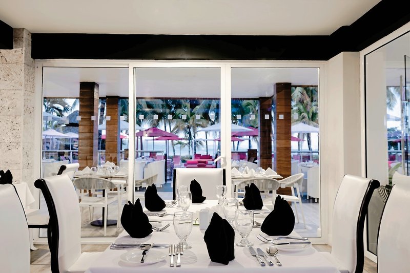 S Hotel Jamaica 41