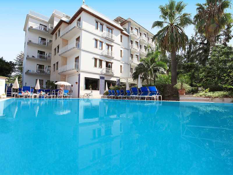 Caravel 1 - Outdoor Pool