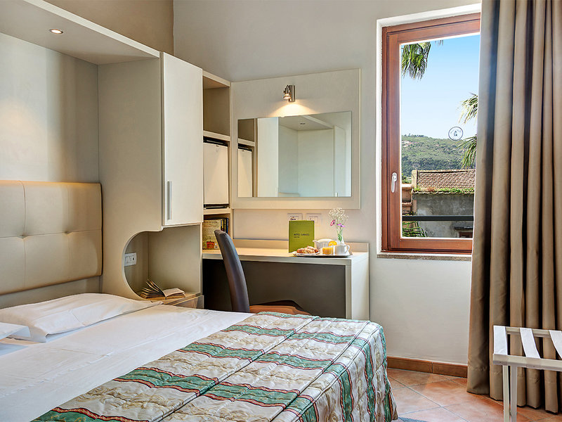 Caravel 3 - Room Example