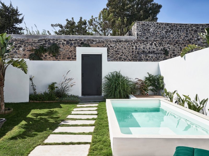Katikies Garden Santorini 32