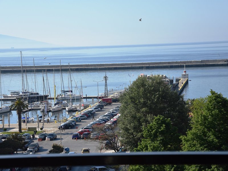 Oceanis 1 - Landscape