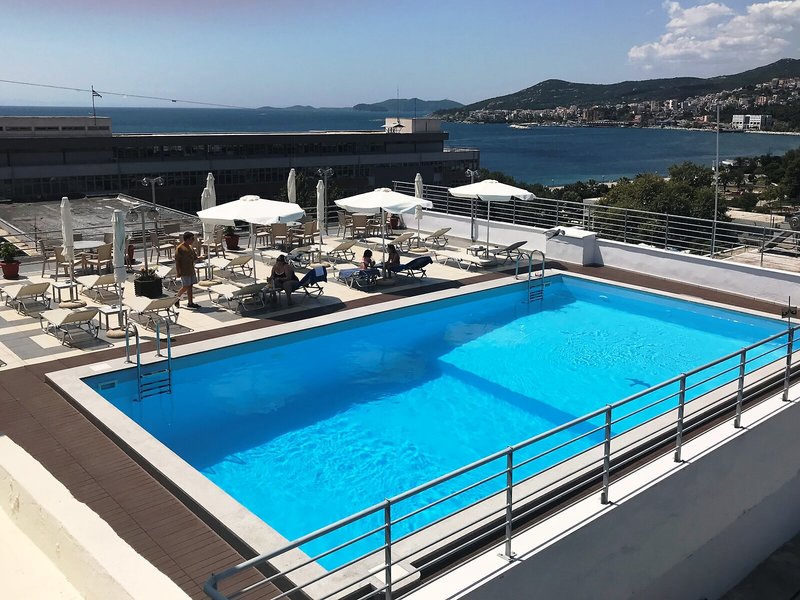 Oceanis 11 - Outdoor Pool