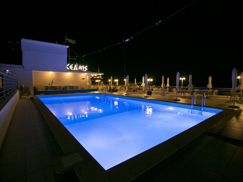 Oceanis 12 - Outdoor Pool