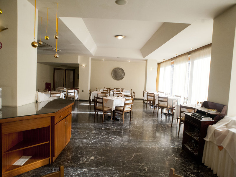 Oceanis 25 - Restaurant