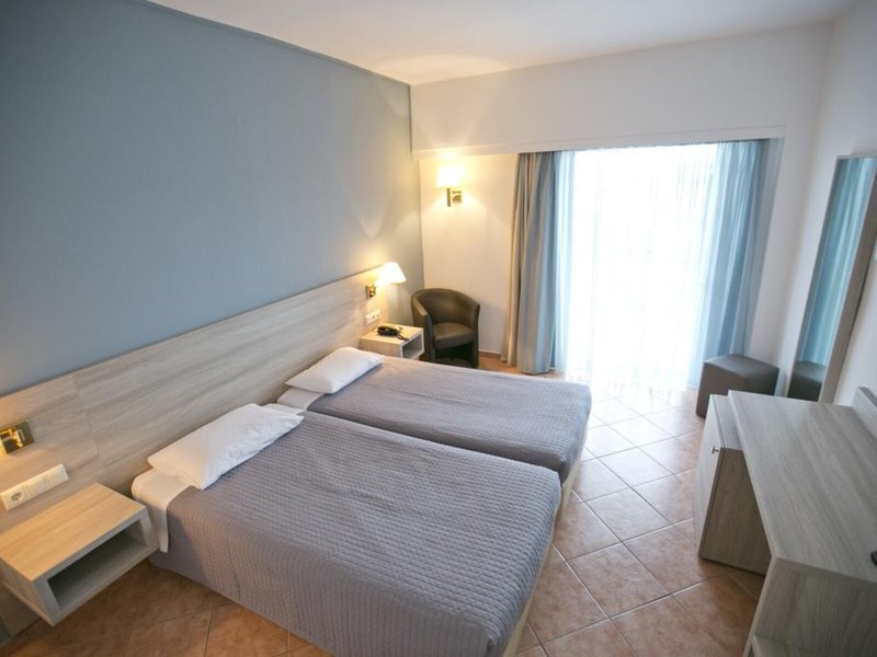 Oceanis 29 - Room Example