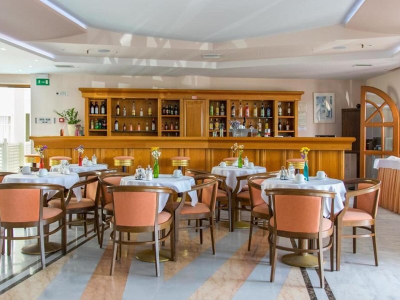 Anita Beach Hotel 24