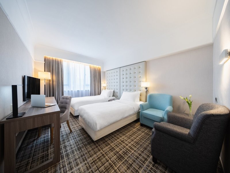 Panda Hotel 28
