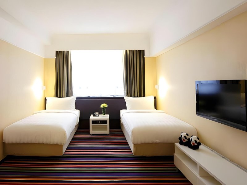 Panda Hotel 30