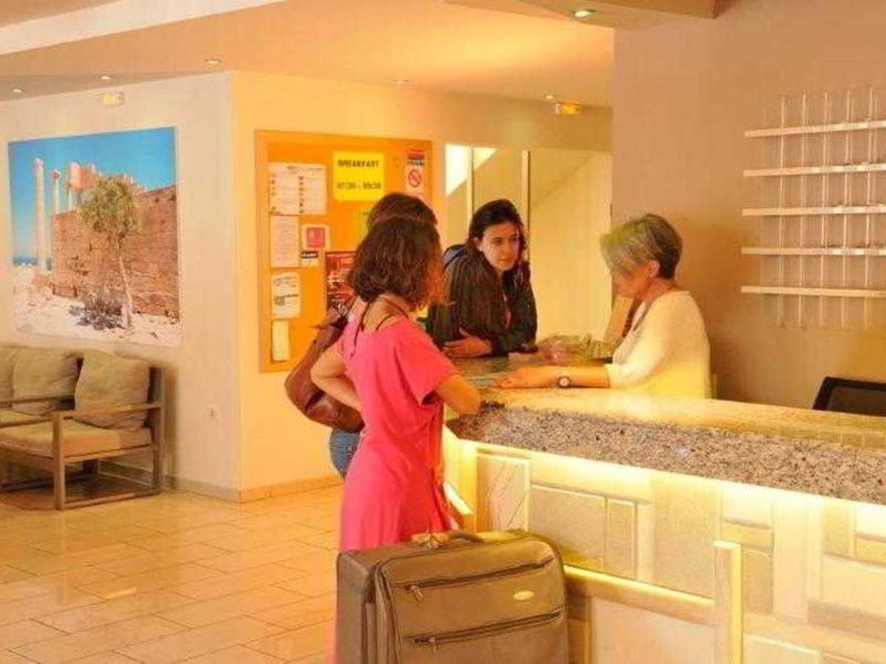 Carina 2 - Health & Beauty