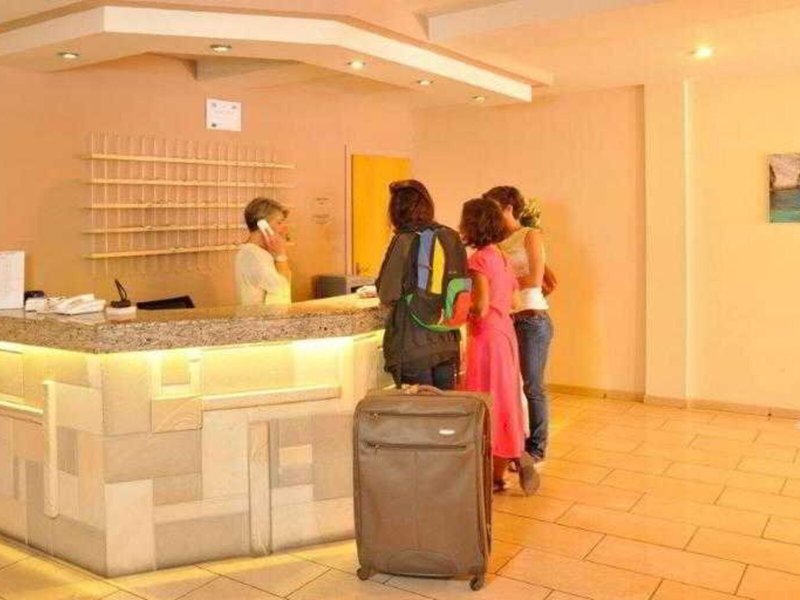 Carina 3 - Health & Beauty