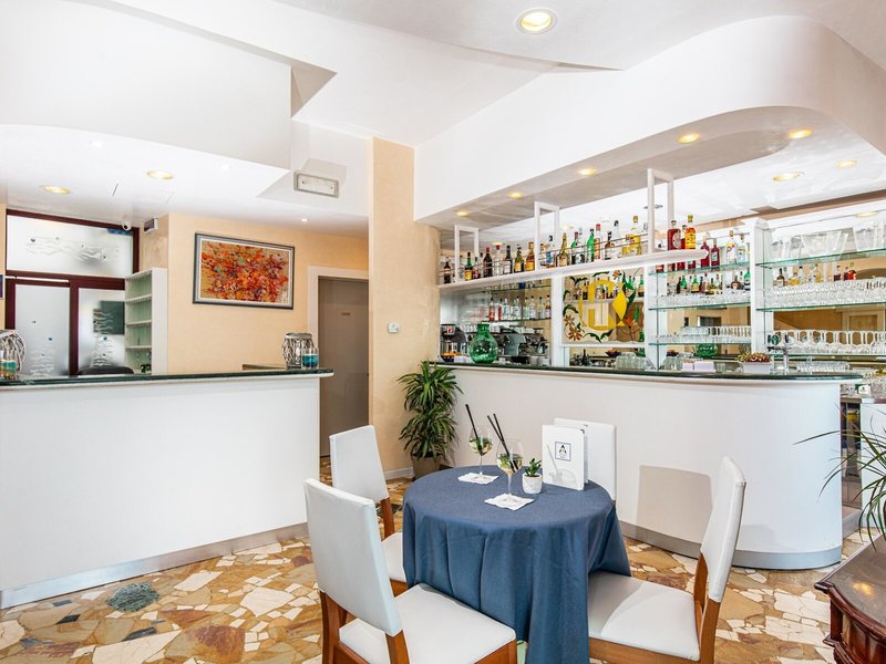 Hotel Karinzia 9