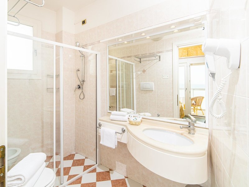 Hotel Karinzia 27