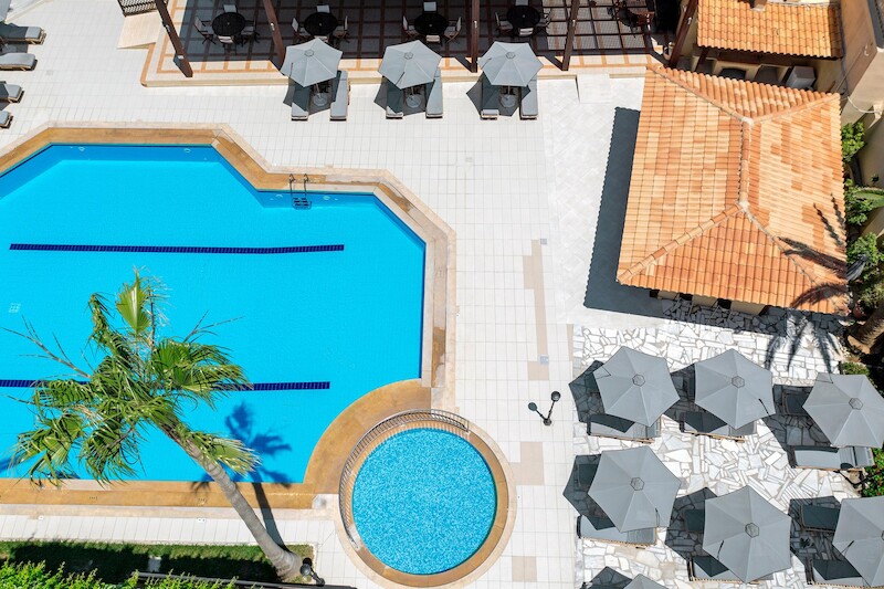 Atlantis Beach Hotel & Spa 5