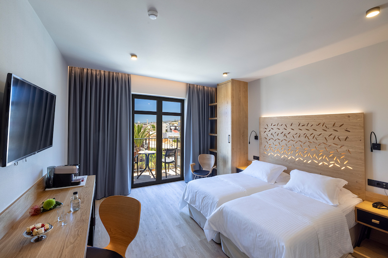 Atlantis Beach Hotel & Spa 8