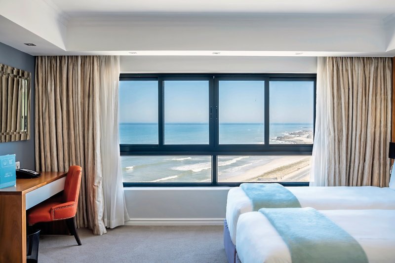 Blaauwberg Beach Hotel 8
