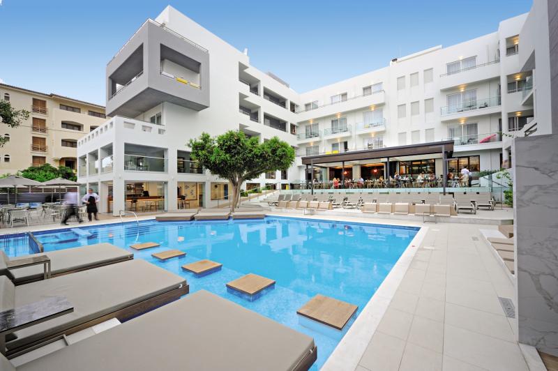 Atrium Ambiance Hotel 1