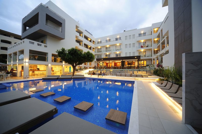 Atrium Ambiance Hotel 3
