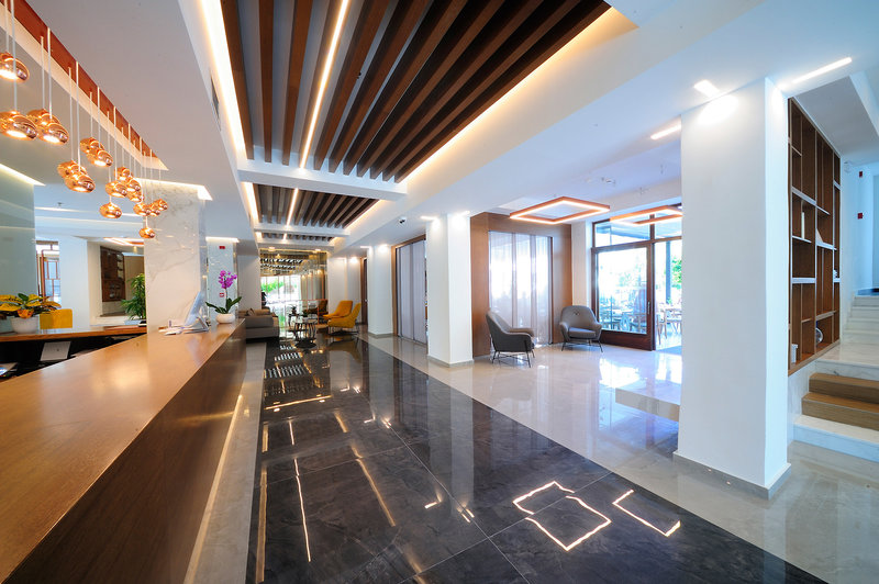 Atrium Ambiance Hotel 5