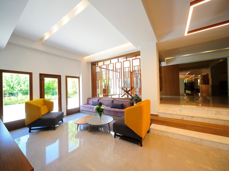 Atrium Ambiance Hotel 10