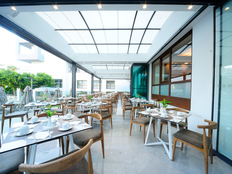 Atrium Ambiance Hotel 13