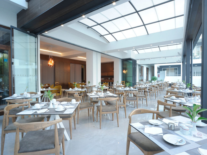 Atrium Ambiance Hotel 17