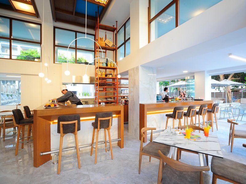 Atrium Ambiance Hotel 24