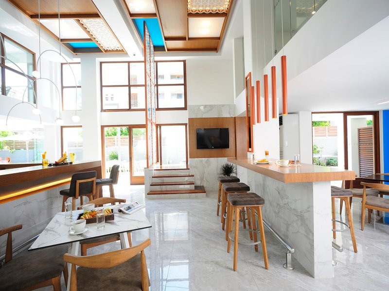 Atrium Ambiance Hotel 25