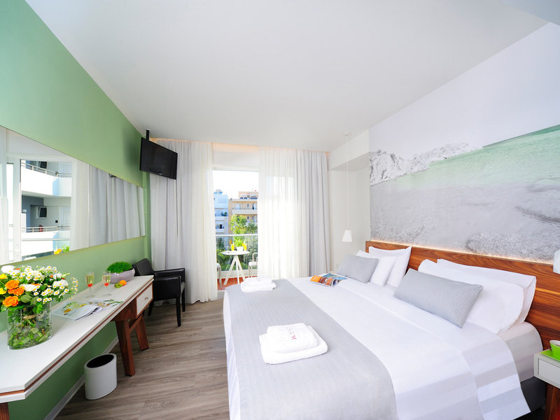 Atrium Ambiance Hotel 28