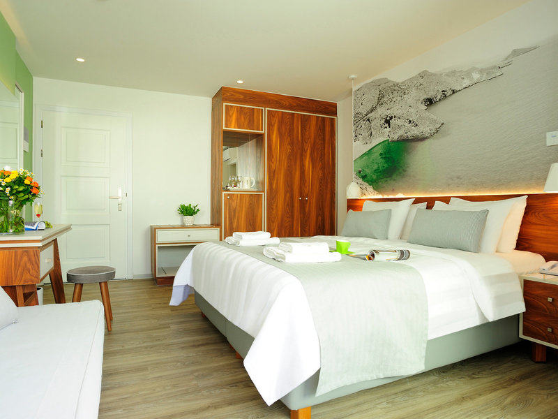 Atrium Ambiance Hotel 32