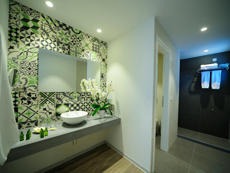 Atrium Ambiance Hotel 35