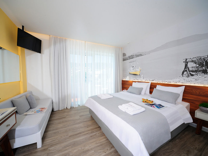 Atrium Ambiance Hotel 36