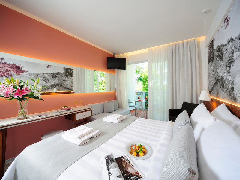 Atrium Ambiance Hotel 42