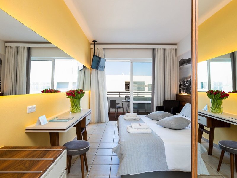 Atrium Ambiance Hotel 44