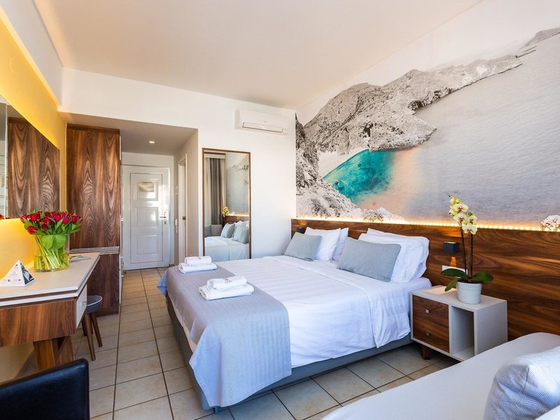 Atrium Ambiance Hotel 48