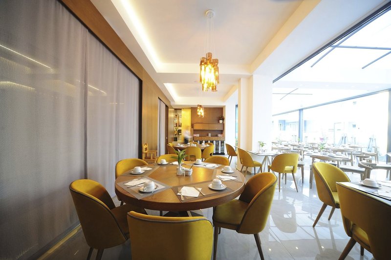 Atrium Ambiance Hotel 7