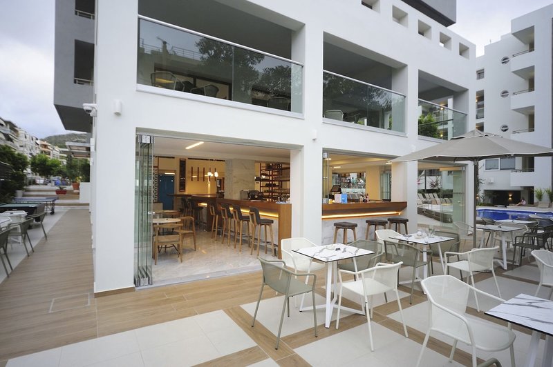 Atrium Ambiance Hotel 14