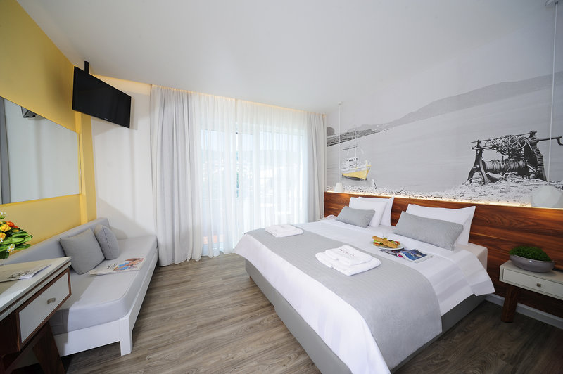 Atrium Ambiance Hotel 19