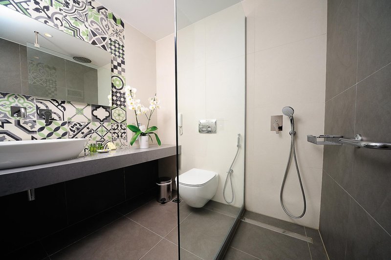 Atrium Ambiance Hotel 8