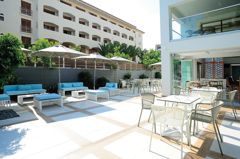 Atrium Ambiance Hotel 10