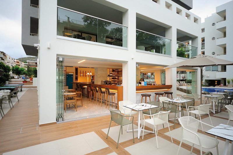 Atrium Ambiance Hotel 15