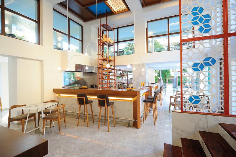 Atrium Ambiance Hotel 28